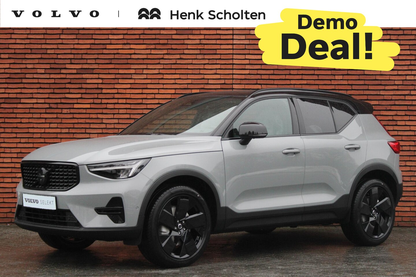 Volvo XC40 - B4 Plus Black Edition | 360 Camera | Panoramadak | Extra Getint Glas | Elektrisch Verstelb - AutoWereld.nl