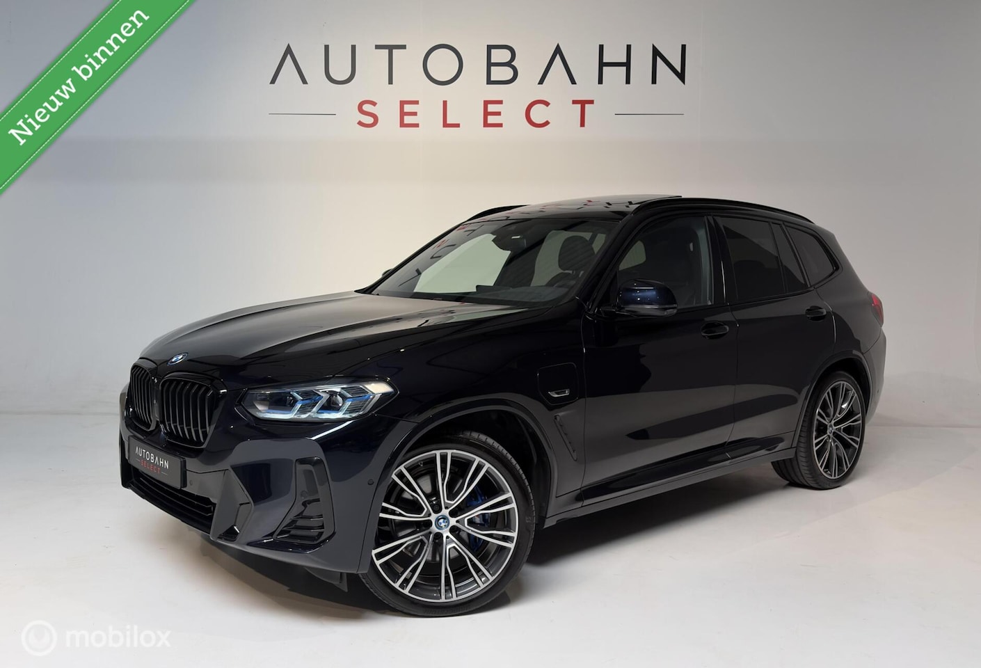 BMW X3 - Xdrive30e 292pk M-Sport/ H&K/ Head-up/ Pano/ Trekhaak - AutoWereld.nl