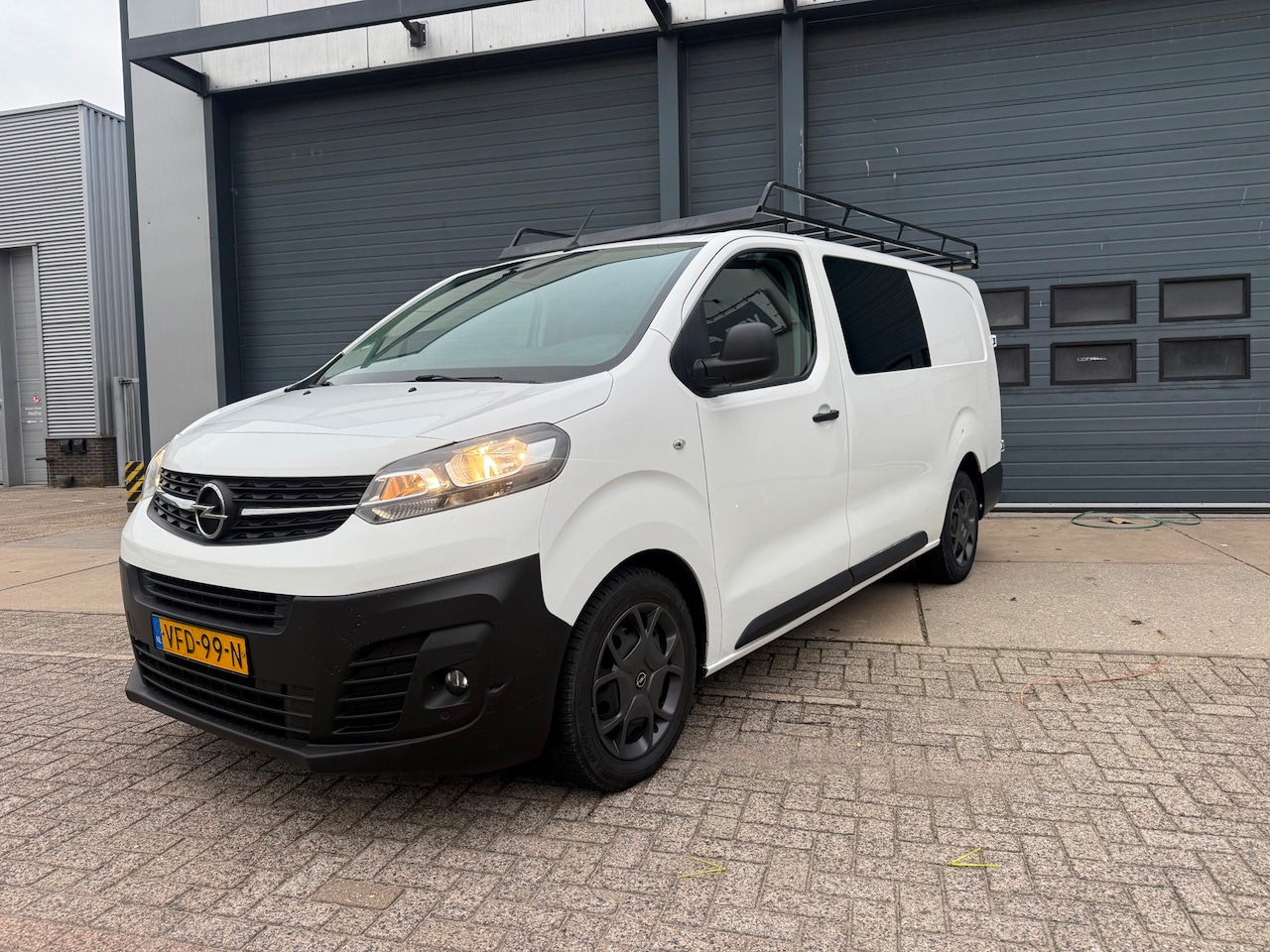Opel Vivaro - 2.0 CDTI L3H1 DC Edition 2020 - AutoWereld.nl