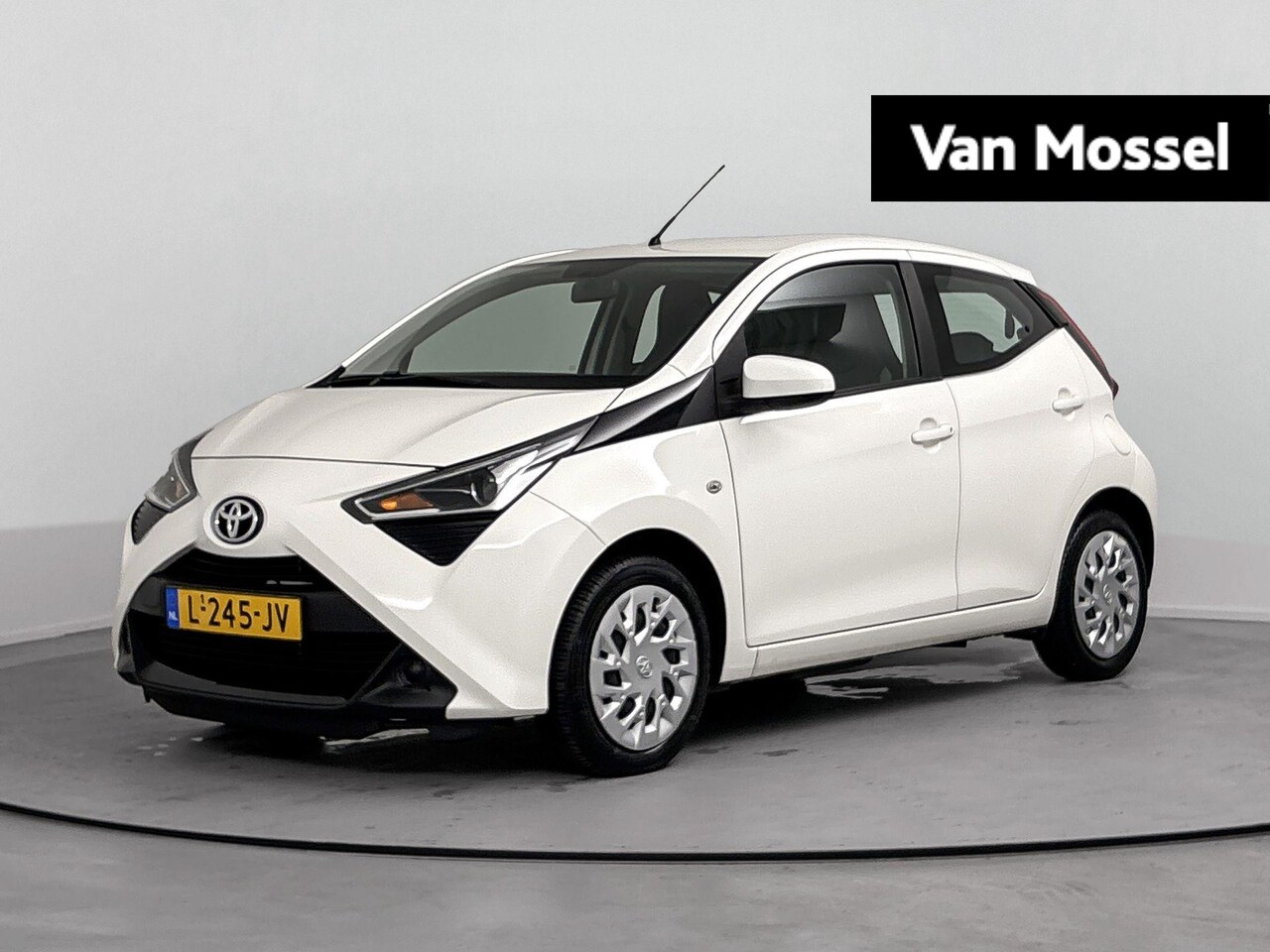 Toyota Aygo - 1.0 VVT-i x-play 1e Eigenaar | Origineel Nederlands - AutoWereld.nl