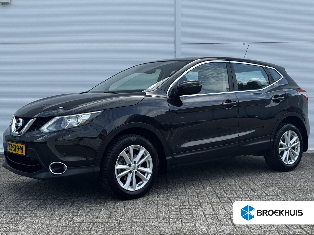 Nissan Qashqai - 1.6 N-Connecta / Navigatie / Trekhaak (1500KG trekgewicht) / Stoelverwarming / - AutoWereld.nl