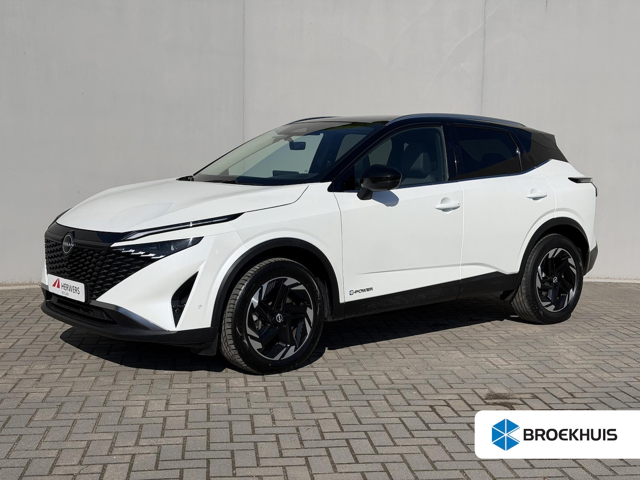 Nissan Qashqai - 1.5 e-Power N-Connecta / Panoramadak / Facelift / Navigatie / 360 Camera / Dodehoek Detect - AutoWereld.nl