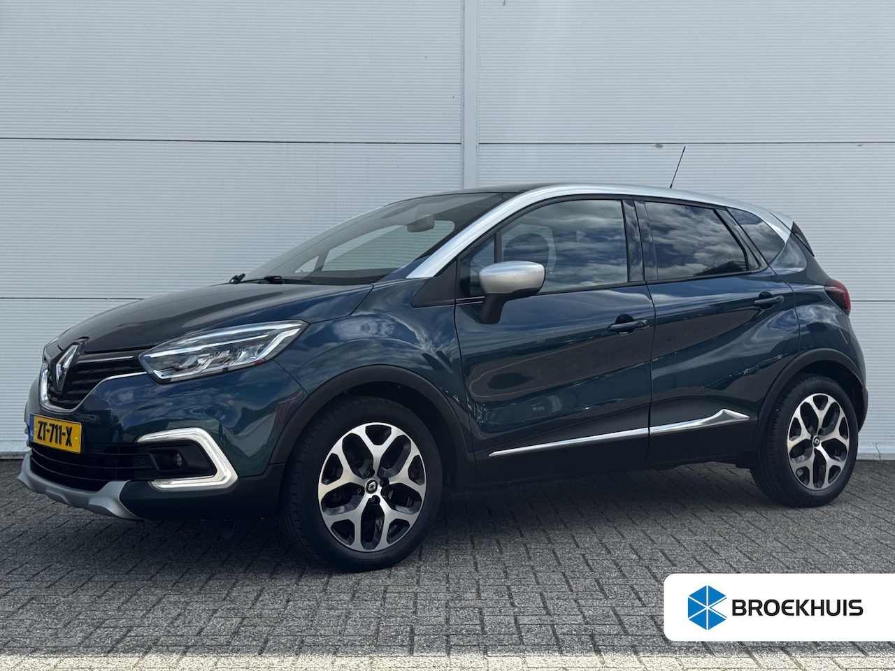 Renault Captur - 1.3 TCe Intens /Cruise Control / Navigatie / Achteruitrijcamera / Parkeer Assistent / Keyl - AutoWereld.nl