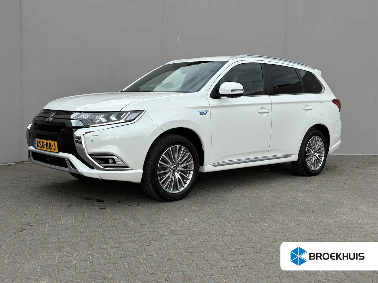 Mitsubishi Outlander - 2.4 PHEV S-Edition / Elektrische achterklep / Trekgewicht 1500 kg / Rondomzicht camera / c - AutoWereld.nl