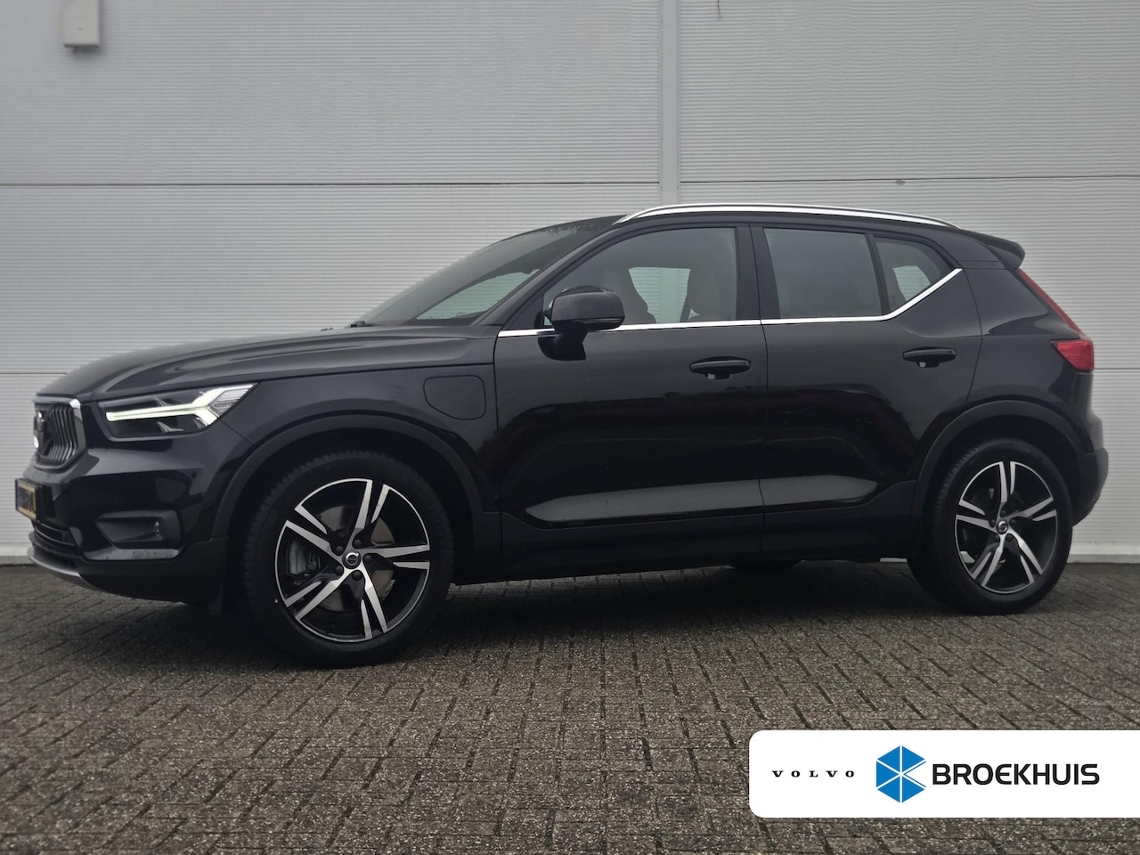 Volvo XC40 - 1.5 T5 Recharge R-Design Expression / Leder interieur / Stoelverwarming / Elektrisch verst - AutoWereld.nl