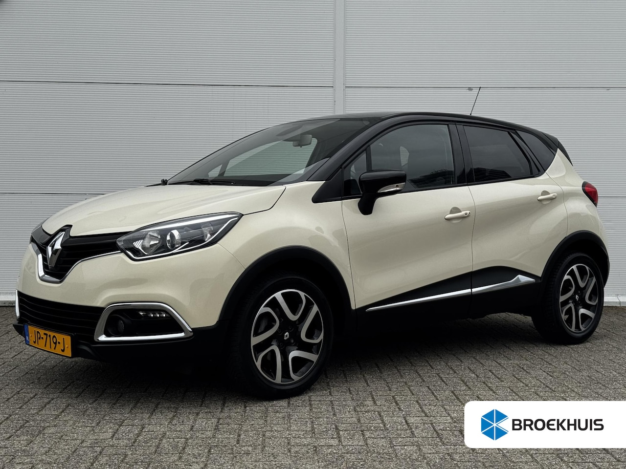 Renault Captur - 1.2 TCe Dynamique / Trekhaak (1200 KG) / Navigatie / Achteruitrijcamera / Cruise Control / - AutoWereld.nl