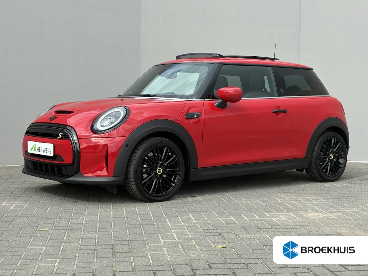 MINI Electric - Yours 33 kWh / Cruise control / Stoelverwarming / Schuif/open dak / Achteruitrijcamera / N - AutoWereld.nl