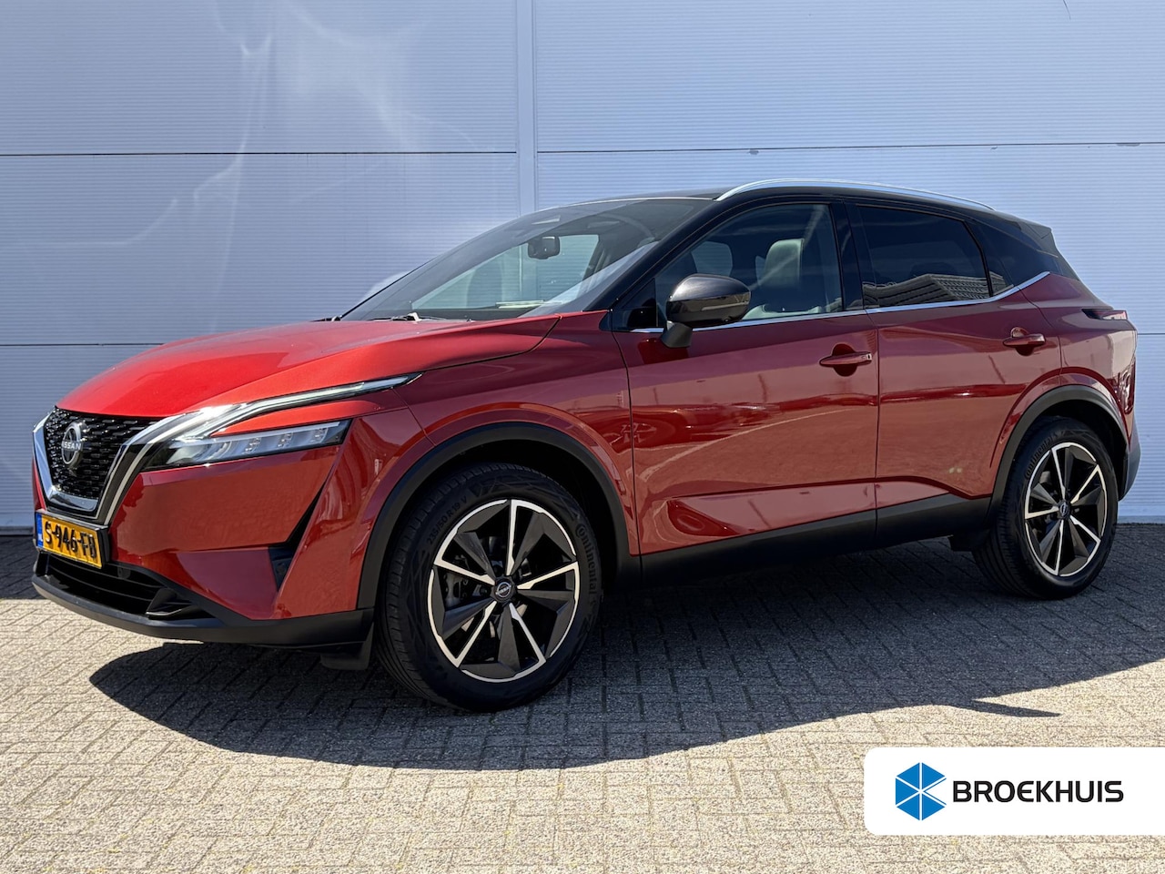 Nissan Qashqai - 1.3 MHEV Tekna / Trekhaak ( 1400 kg ) / Panoramadak / Airco (automatisch) / - AutoWereld.nl