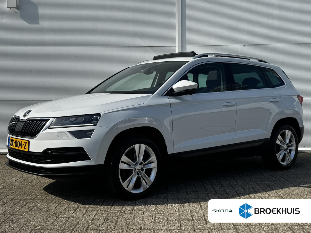 Skoda Karoq - 1.5 TSI ACT Style Business / Navigatie + Apple Carplay/Android Auto / Elek. Schuif-/Kantel - AutoWereld.nl