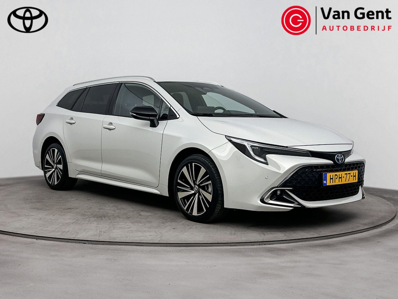 Toyota Corolla Touring Sports - Hybrid 140 Dynamic | Apple Carplay / Android Auto | Stoelverwarming | Parkeersensoren voor - AutoWereld.nl