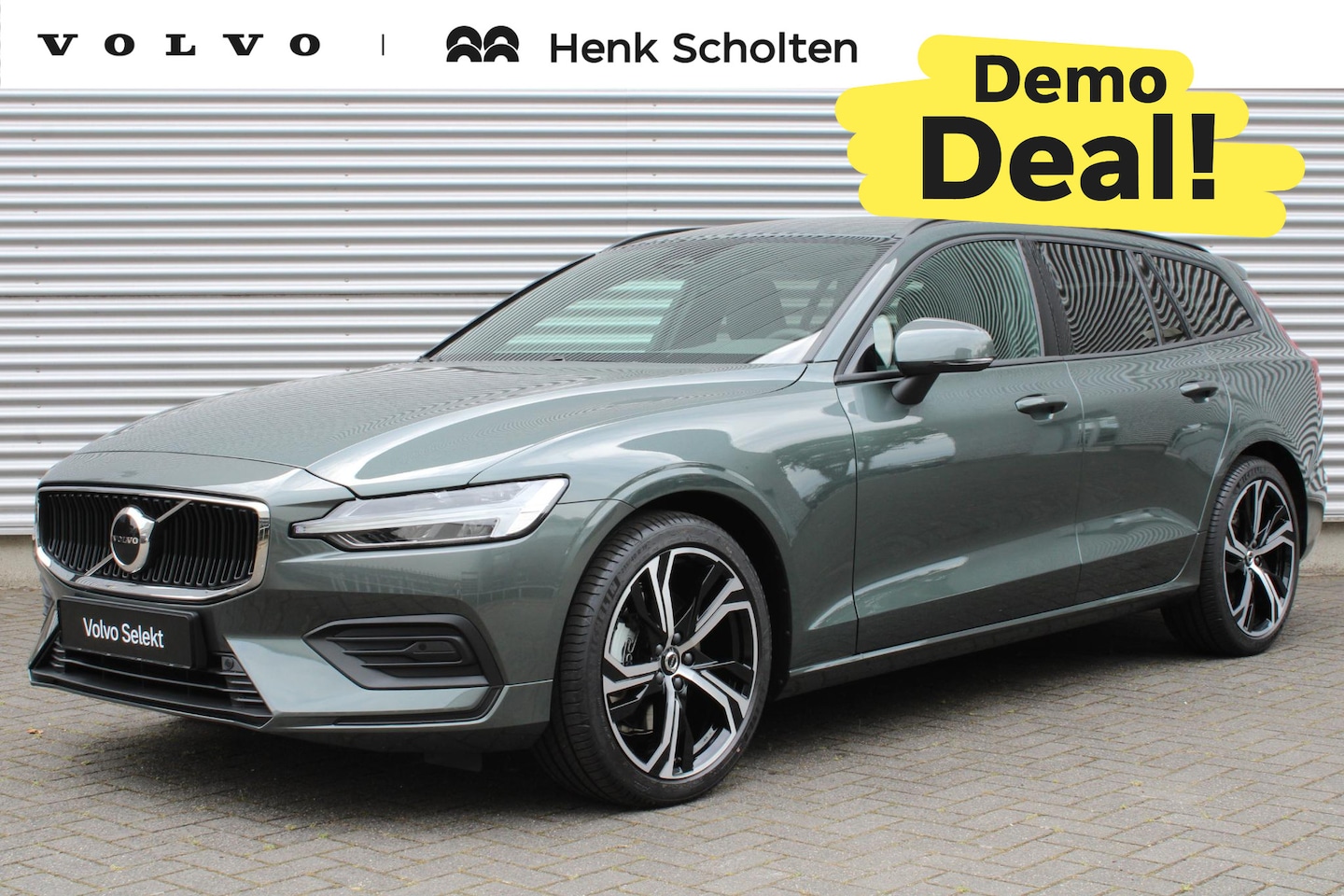 Volvo V60 - B4 Automaat Mild Hybrid Essential Edition | Demo deal | Lederen Bekleding Charcoal | Adapt - AutoWereld.nl