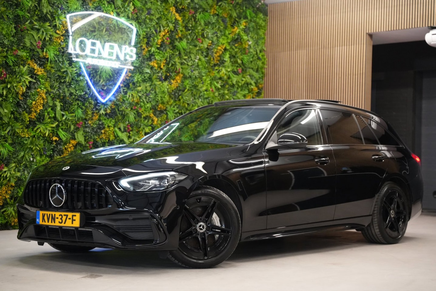 Mercedes-Benz C-klasse Estate - 300 e AMG Line / Panorama dak / Trekhaak / Achteruitrijcamera - AutoWereld.nl
