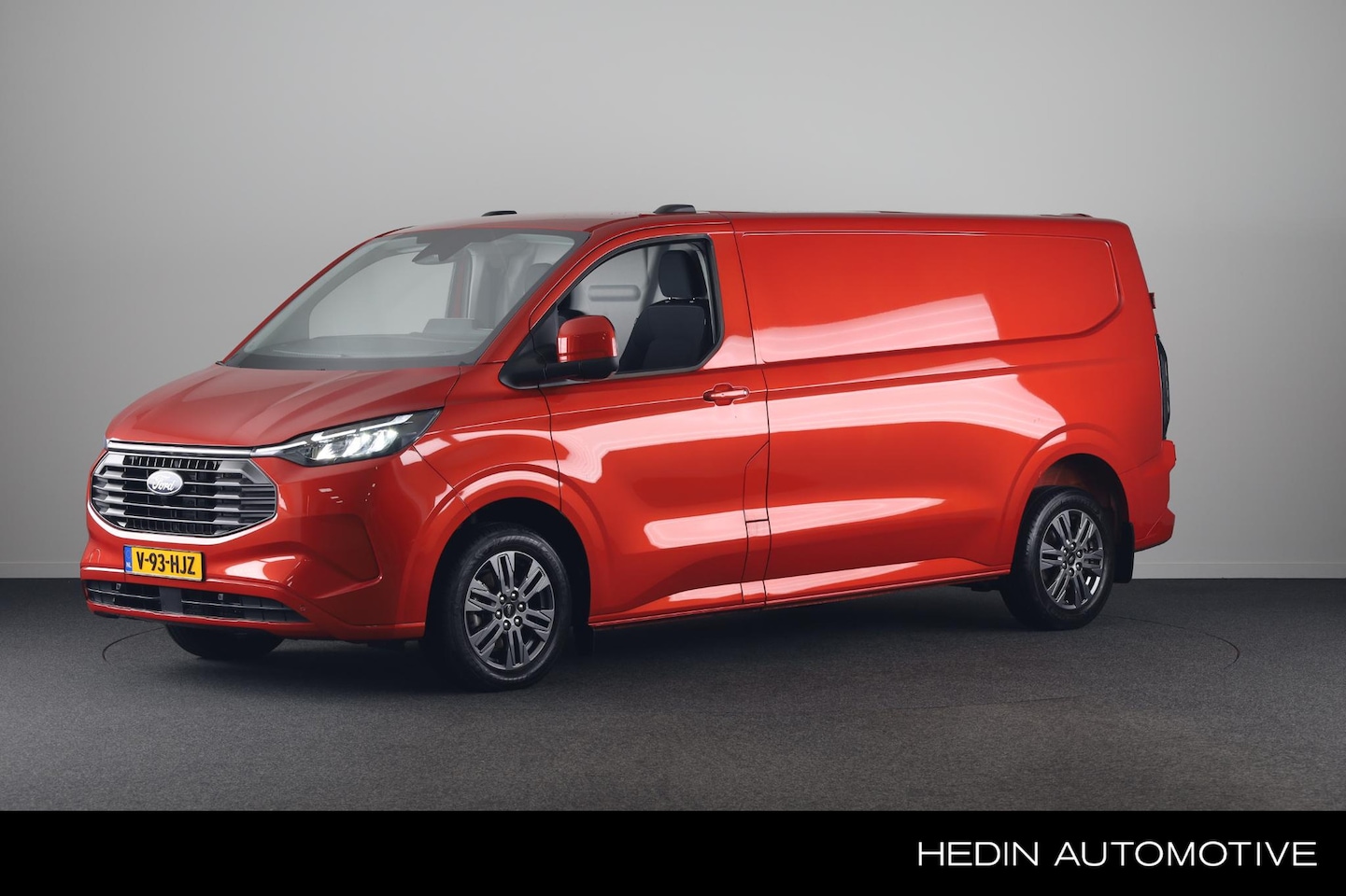 Ford Transit Custom - 320 2.5 PHEV L2H1 Limited | BPM VRIJ! | Inklapbare trekhaak | BLISS | Camera | Carplay - AutoWereld.nl
