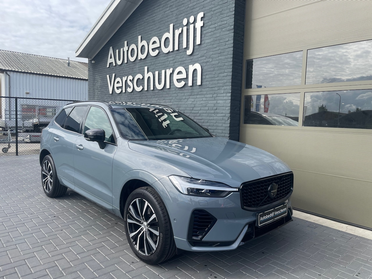 Volvo XC60 - 2.0 T6 Plug-in hybrid AWD dark 360° camera harman kardon - AutoWereld.nl