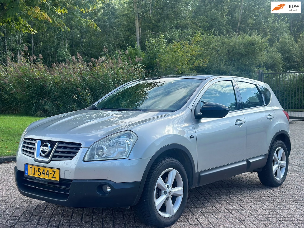Nissan Qashqai - 1.5 dCi Visia/AIRCO/CRUISE/NAVI/PANO/TREKHAAK - AutoWereld.nl