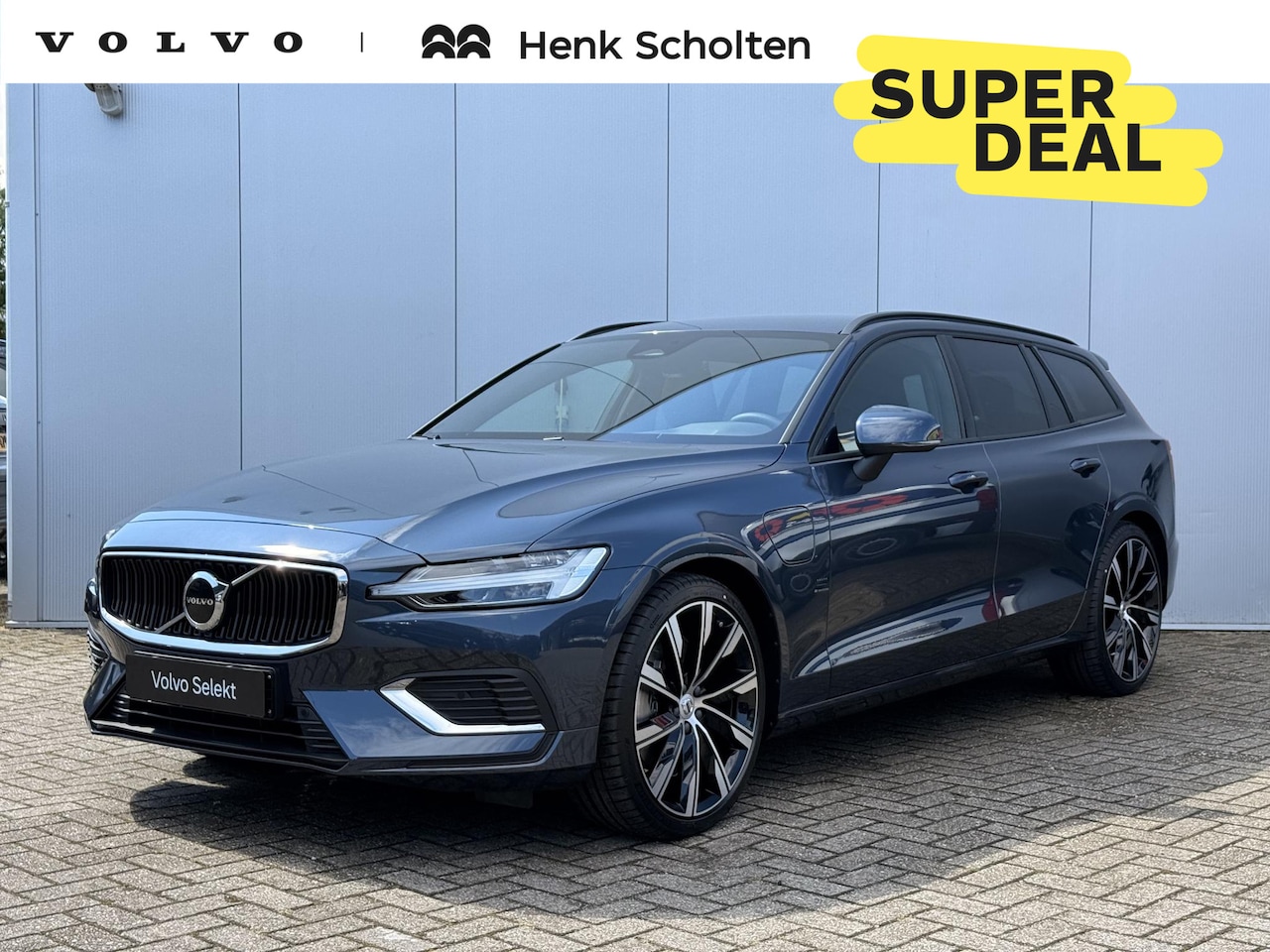 Volvo V60 - T6 Plug-in hybrid AWD AUT8 335PK Essential | Demo deal | Lederen bekleding | Climate Pack - AutoWereld.nl