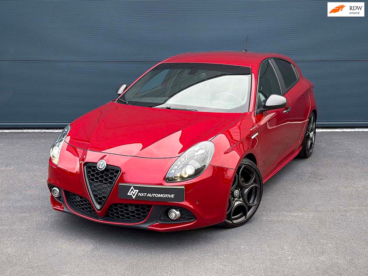 Alfa Romeo Giulietta - 1.750 Turbo Veloce 1.750 Turbo Veloce, Novitech onderstel, Sport uitlaat, 285PK, 19 inch velgen, Cruise, Lede - AutoWereld.nl