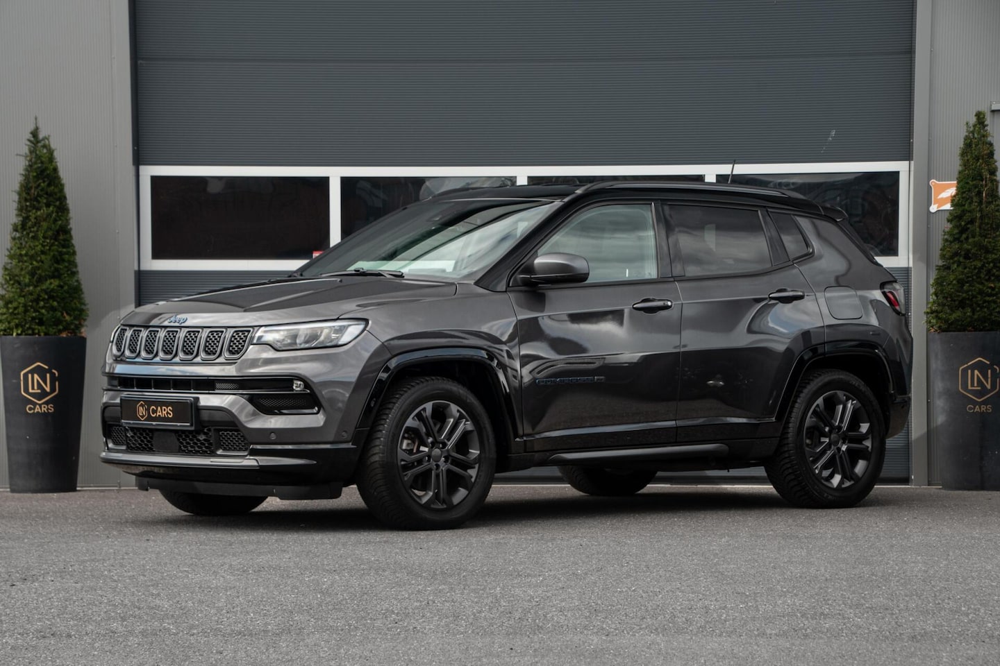 Jeep Compass - 1.3T 80th Anniversary|DAB|Camera|Lane assist - AutoWereld.nl