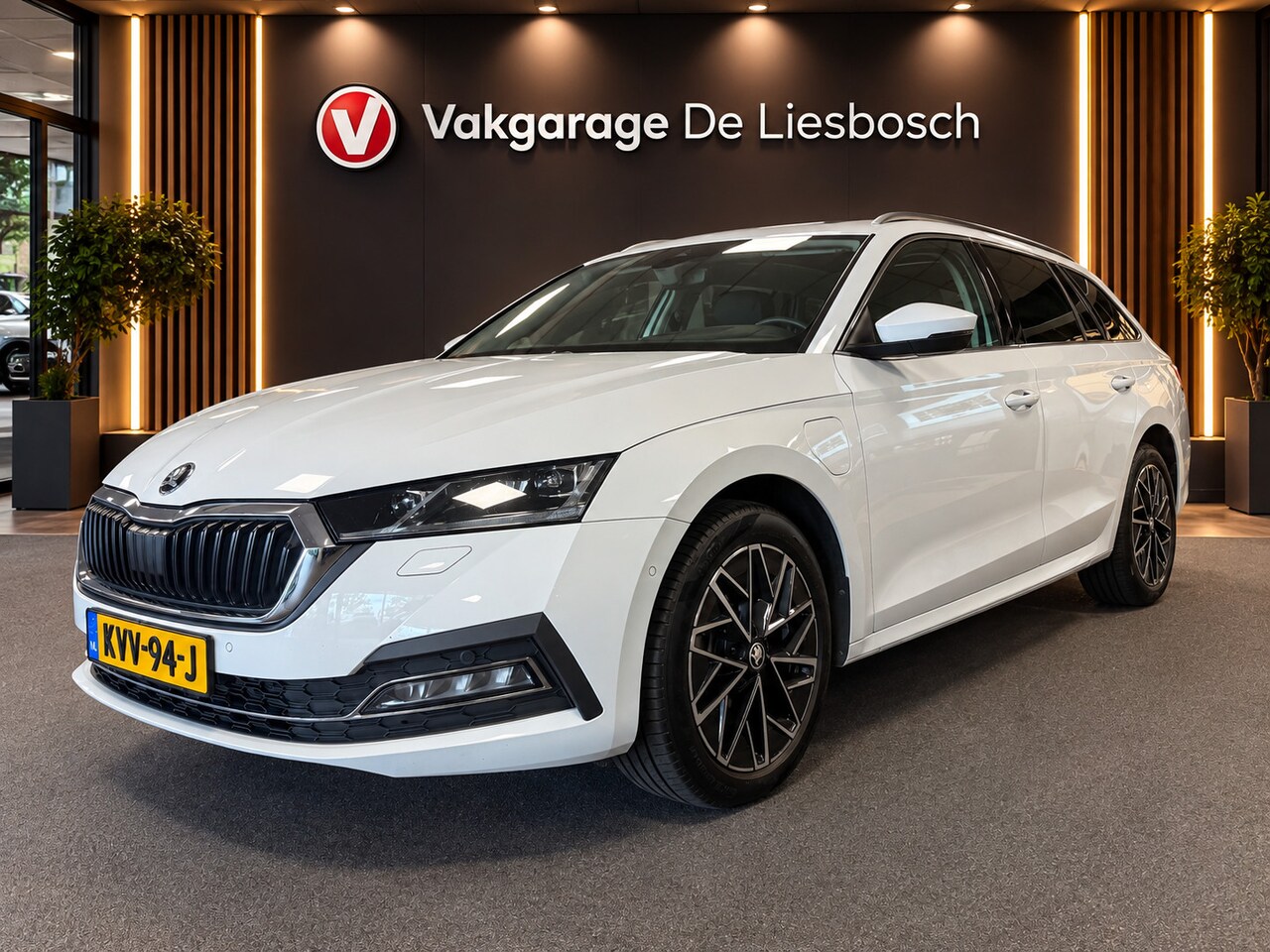 Skoda Octavia Combi - 1.4 TSI iV PHEV Sportline Business/pano/head up/memory /apple/dodehoek - AutoWereld.nl