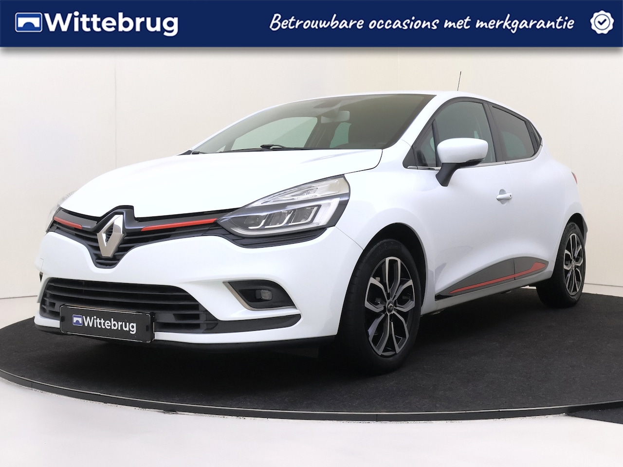 Renault Clio - TCe 90 Intens | Climate Control | LED | Keyless | Navigatie CLEAN PV - AutoWereld.nl