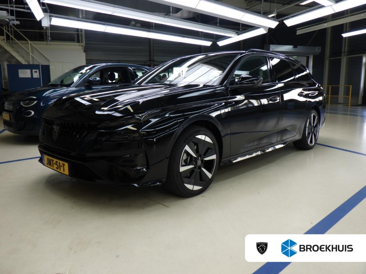 Peugeot e-308 SW - GT 54 kWh | SOH 98% | Fase 3 laden | Nieuw model | 6.500km | Warmtepomp | Luxe stoelen | A - AutoWereld.nl