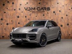 Porsche Cayenne - 4.0 Turbo E-Hybrid | PCCB | Carbon | Burmester | Massage | PDCC | InnoDrive |
