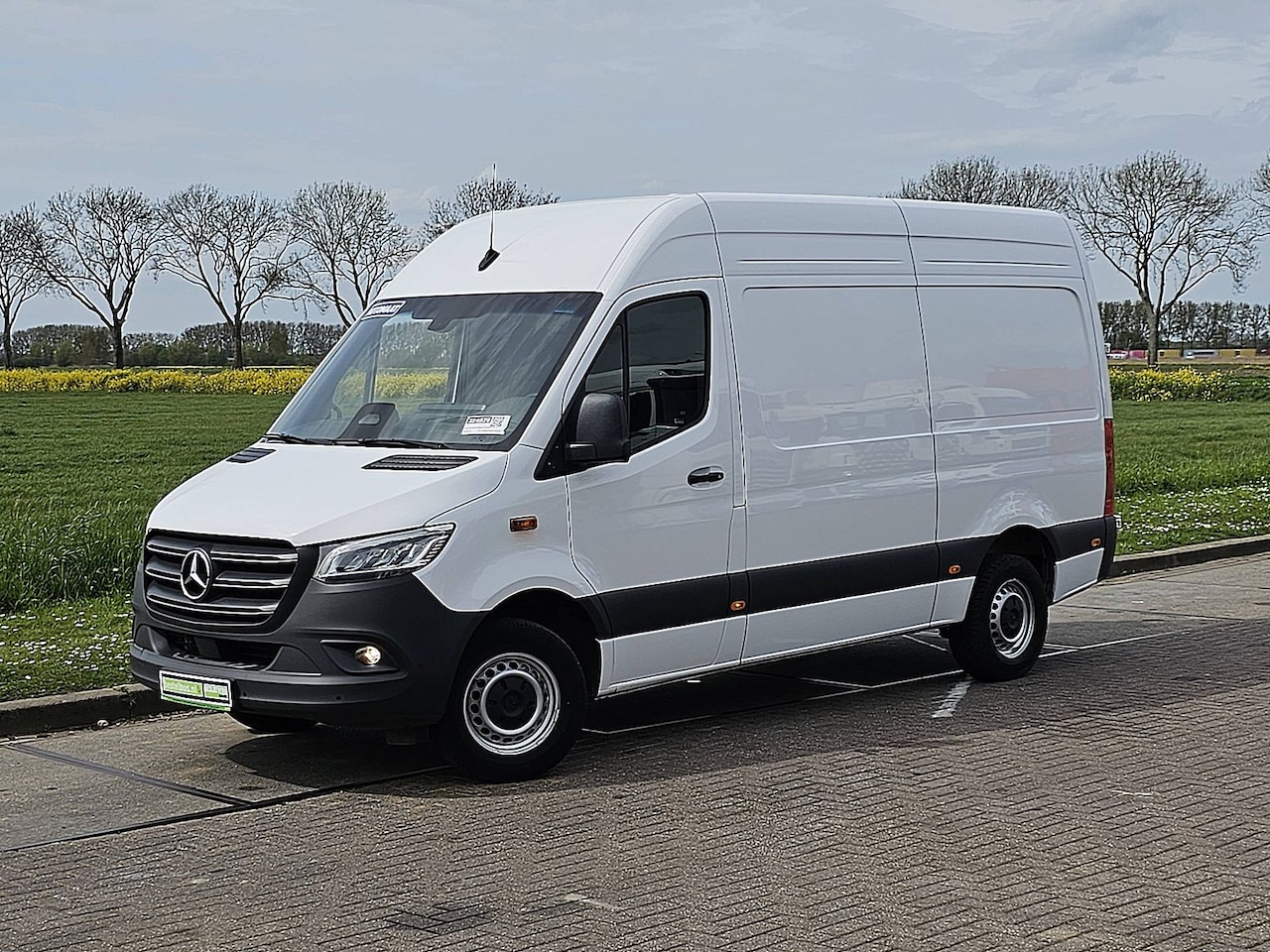 Mercedes-Benz Sprinter - 317 L2H2 RWD Mbux 10 LED Navi Automaat PDC Airco Camera BPM VRIJ Euro6 170 PK! - AutoWereld.nl