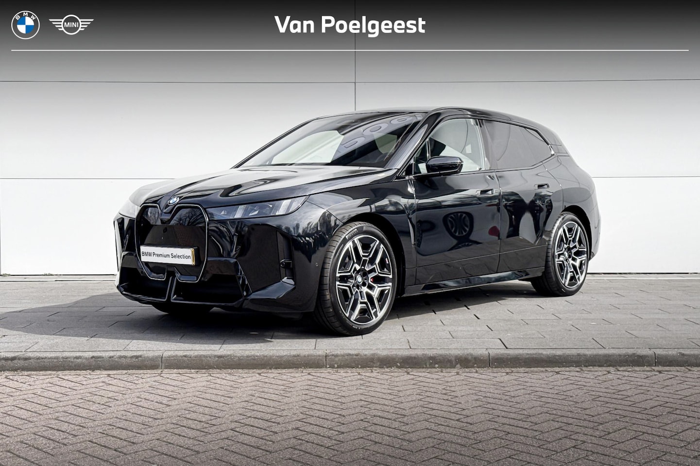 BMW iX - xDrive60 112 kWh | M-Sport PRO | Innovation Pack | Integral Active Steering | Luchtvering - AutoWereld.nl