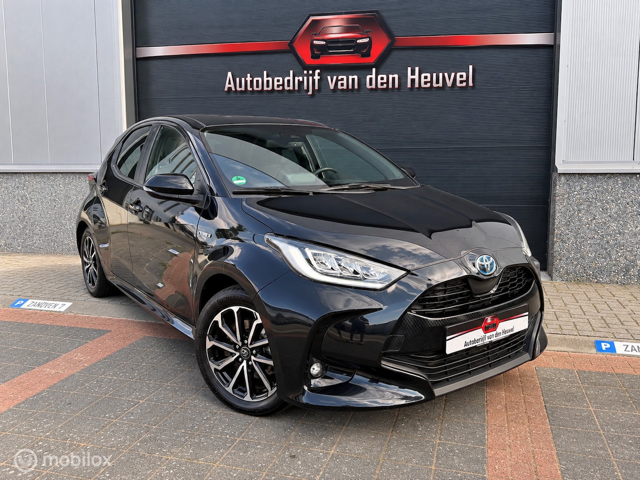 Toyota Yaris - 1.5 Hybrid Dynamic Apple CarPlay Stoelverw - AutoWereld.nl