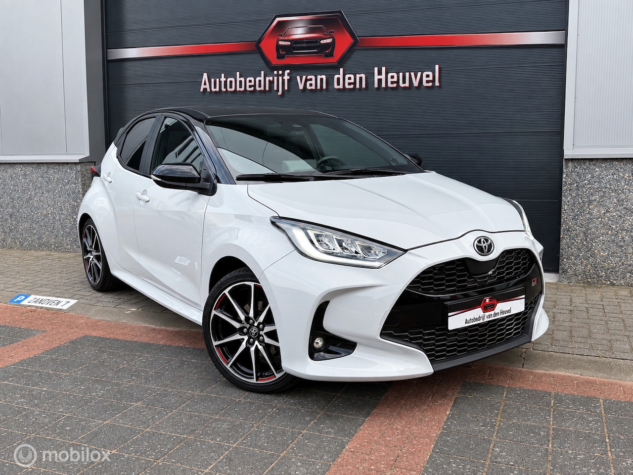 Toyota Yaris - 1.5 Hybrid GR Sport Apple carplay 1e Eig Dealer - AutoWereld.nl