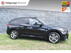 BMW X1 - sDrive18i M-Pakket Carplay/Navi Panoradak Automaat Led Stoelverwarming