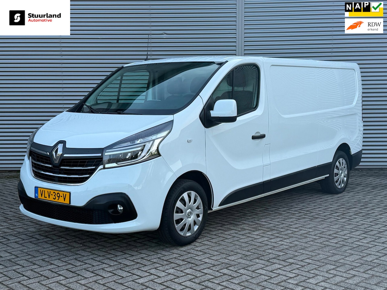 Renault Trafic - 2.0 dCi 120 L2H1 LED/ Airco/ Cruise/ 3 zits/ Navi/ PDC/ Euro 6/ - AutoWereld.nl