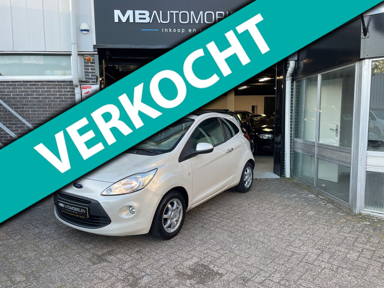 Ford Ka - 1.2 Titanium X start/stop/Nap/Panoramadak/Clima/APK/Distributieriem Vervangen! - AutoWereld.nl