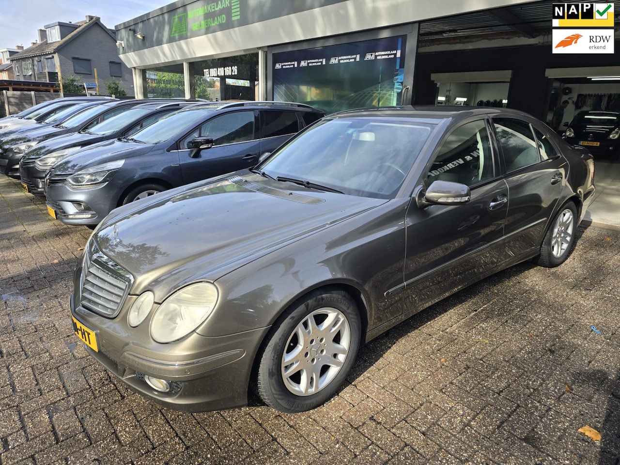 Mercedes-Benz E-klasse - 230 Elegance | NIEUWE APK | AIRCO | CRUISE | LMV | TREKHAAK | MOOIE AUTO | - AutoWereld.nl