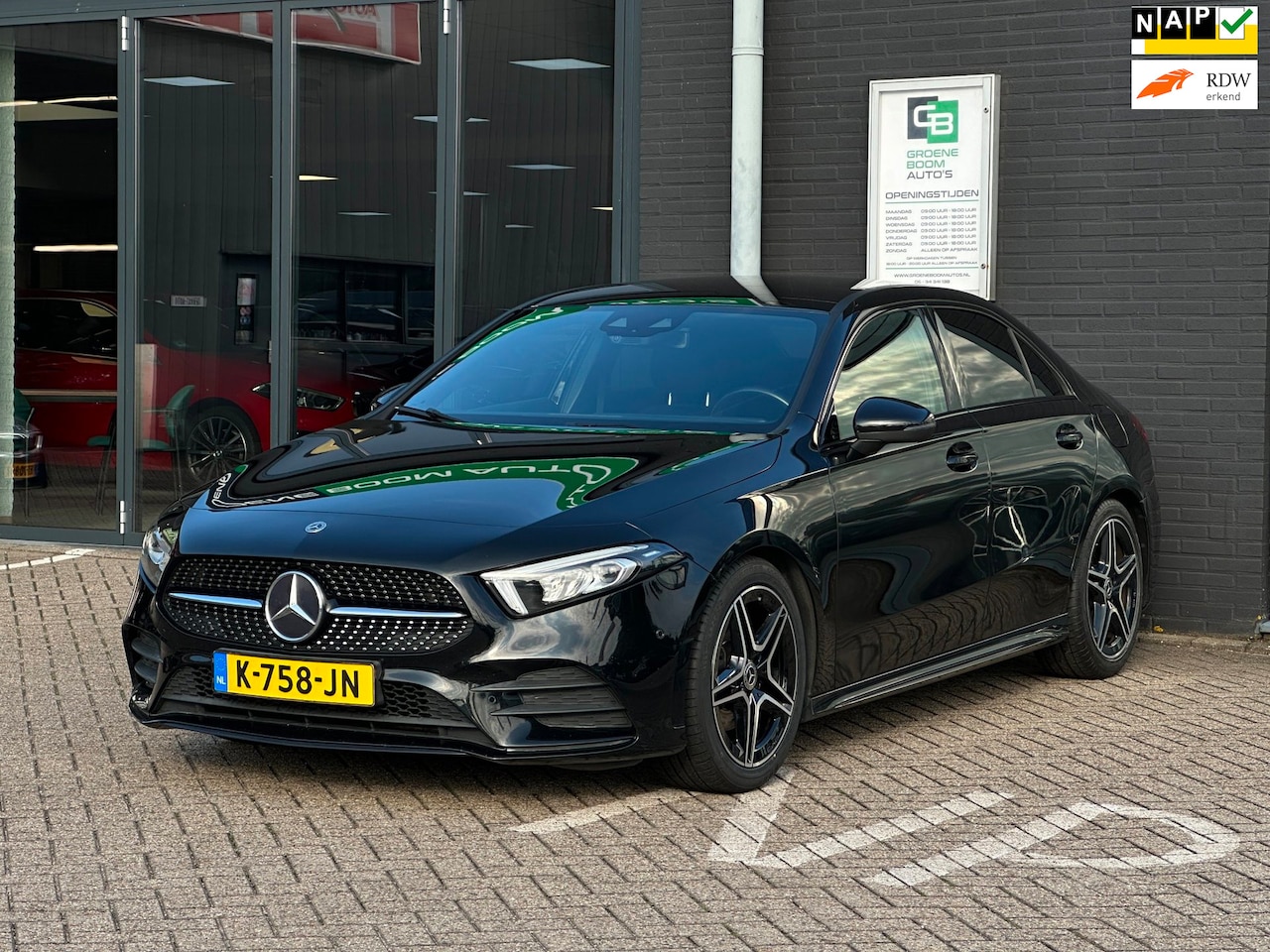 Mercedes-Benz A-klasse - 180 Business Solution AMG/CAMERA/SFEERVERLICHTING/NL-AUTO NAP!! - AutoWereld.nl