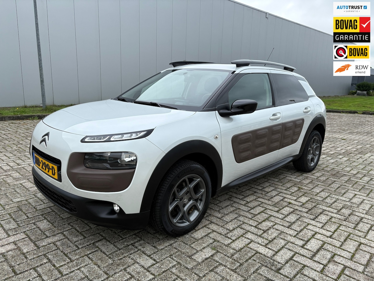 Citroën C4 Cactus - 1.2 PureTech Feel 1.2 PureTech Feel , Climaat en Cruise control, Achteruitrijcamera, Navigatie - AutoWereld.nl