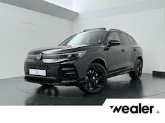 Volkswagen Tiguan - 1.5 eHybrid R-Line Edition | 272 PK | SoH 100% | Trekhaak wegklapbaar | Adaptive Cruise Co