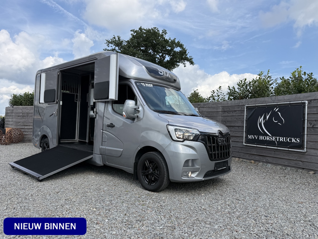 Renault Master - | HORSETRUCK | STX | STALLION 3XL | 2024 | HENGST | 34.396KM | MANUAL | L3 | 3-SEAT | 165P - AutoWereld.nl
