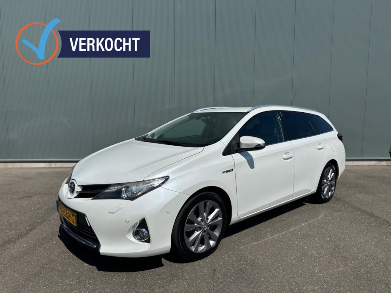 Toyota Auris Touring Sports - 1.8 Hybr. Lease LEDER | CAMERA | BOEKJE ! - AutoWereld.nl