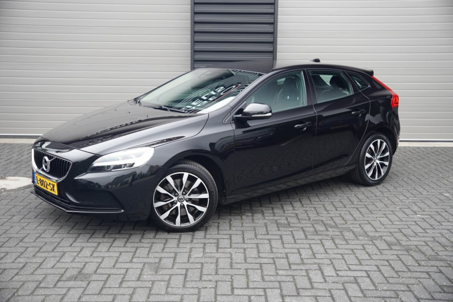 Volvo V40 - 1.5 T3 R-Design 1.5 T3 R-Design - AutoWereld.nl