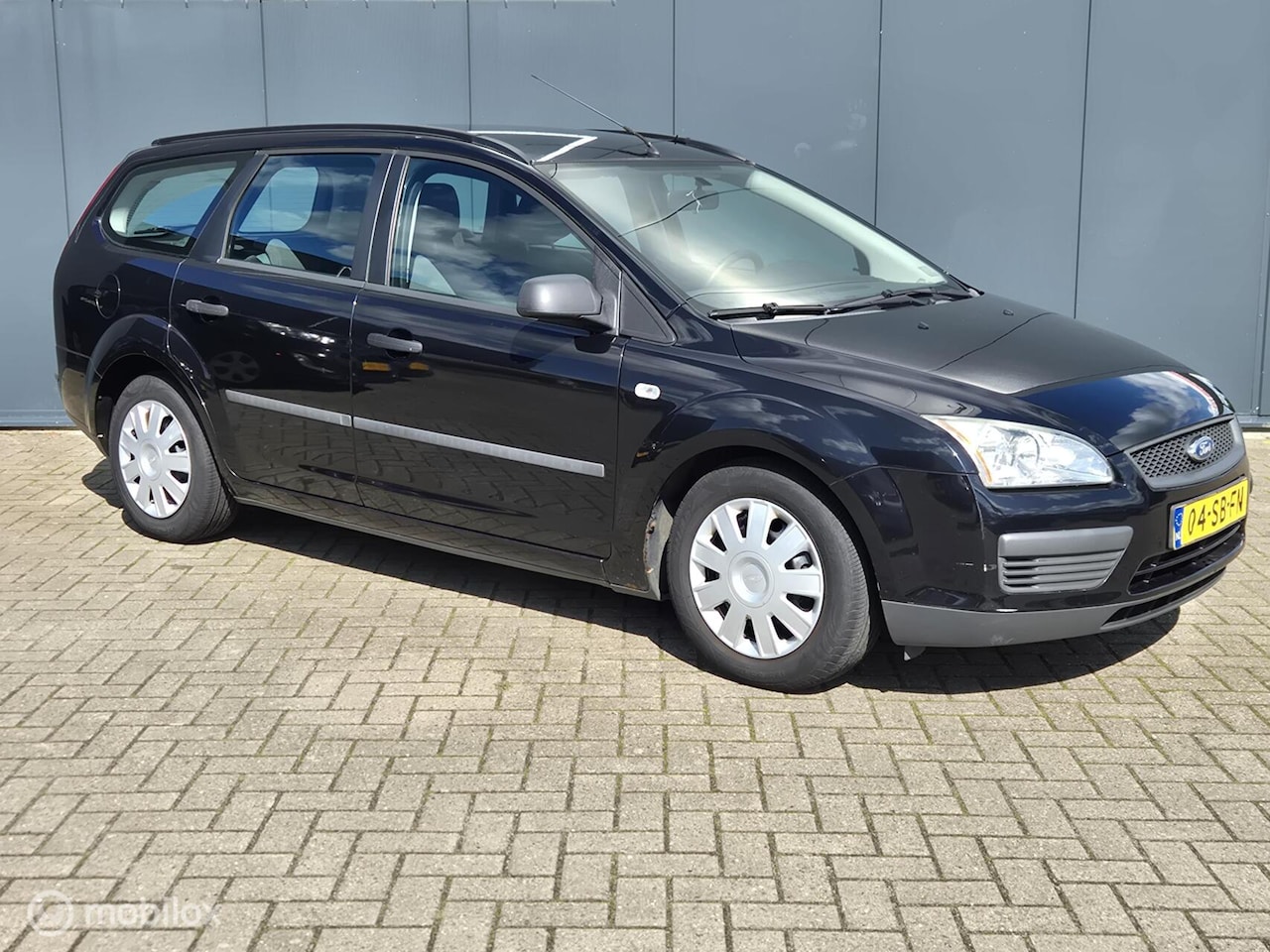 Ford Focus Wagon - 1.6-16V Ambiente|Airco|APK 9-2027 - AutoWereld.nl
