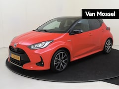 Toyota Yaris - 1.5 Hybrid Launch Edition | Navigatie | Parkeersensoren & Camera | Stoelverwarming |