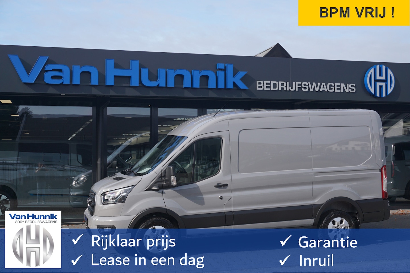Ford Transit - 350M L2H2 Limited AUT-8 165PK BPM VRIJ Navi, 360 Cam, ACC, Xenon, Lm Velg, Trekhaak!! NR. - AutoWereld.nl
