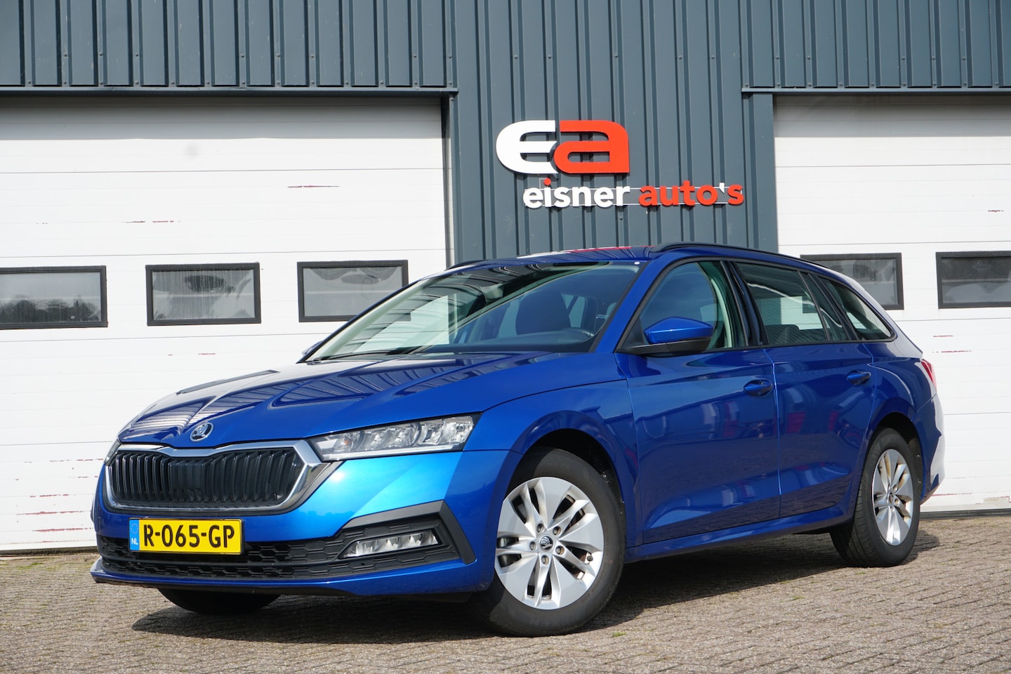 Skoda Octavia Combi - 1.0 TSI Ambition | CARPLAY | KEYLESS | CLIMATE | DEALER ONDERHOUDEN | - AutoWereld.nl