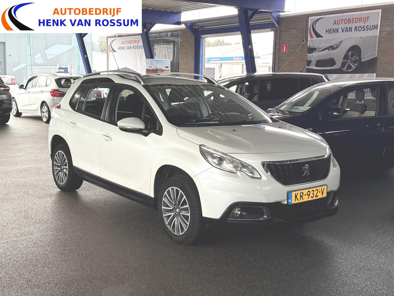 Peugeot 2008 - 1.2 PureTech Blue Lion Airco | Carplay | Navi | PDC | NAP - AutoWereld.nl