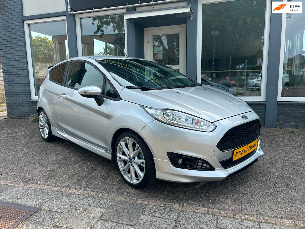 Ford Fiesta - 1.0 ST-LINE 125 PK! / CLIMA/ LEER/ NAVI/ PDC/ STOELVERW/ XENON - AutoWereld.nl