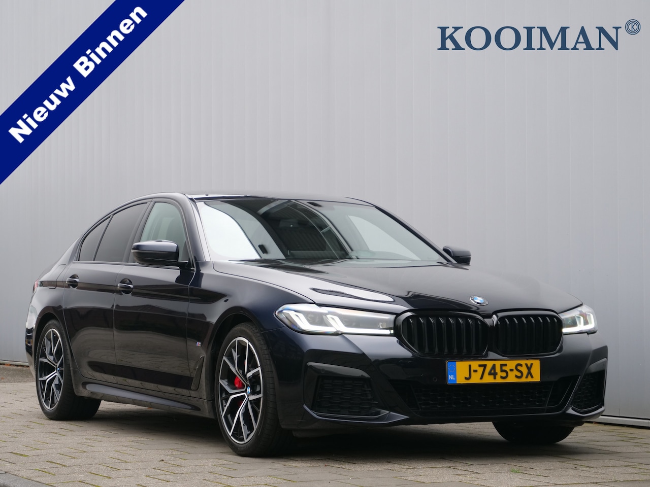BMW 5-serie - 520i High Executive Edition 184 Pk Automaat M-pakket / Navi / DAB / Apple Carplay / Leer - AutoWereld.nl