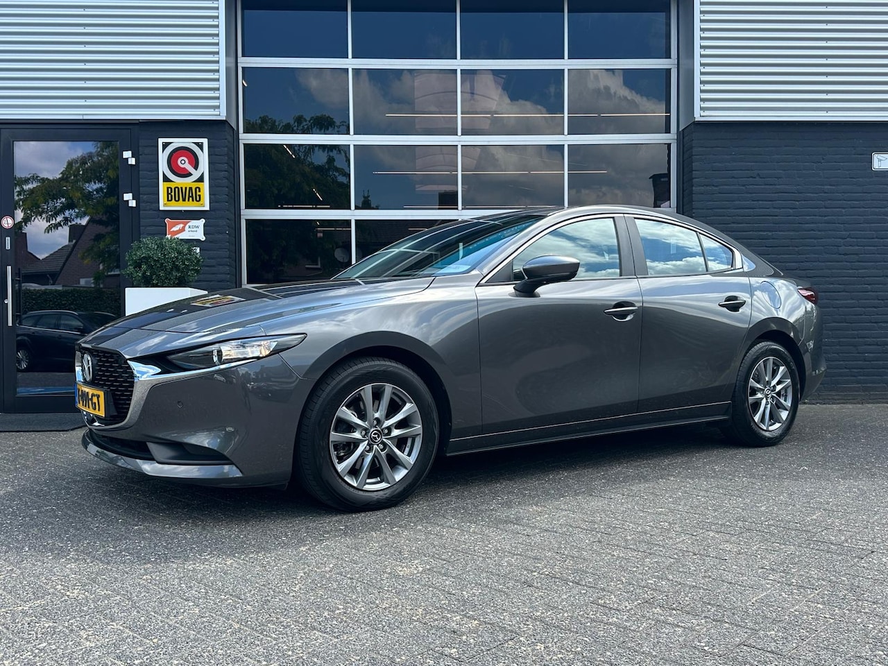 Mazda 3 - 2.0 e-SkyActiv-G M Hybrid, Automaat, Head-Up, Keyless, Navi, Camera, Trekhaak, Stoel/ Stuu - AutoWereld.nl
