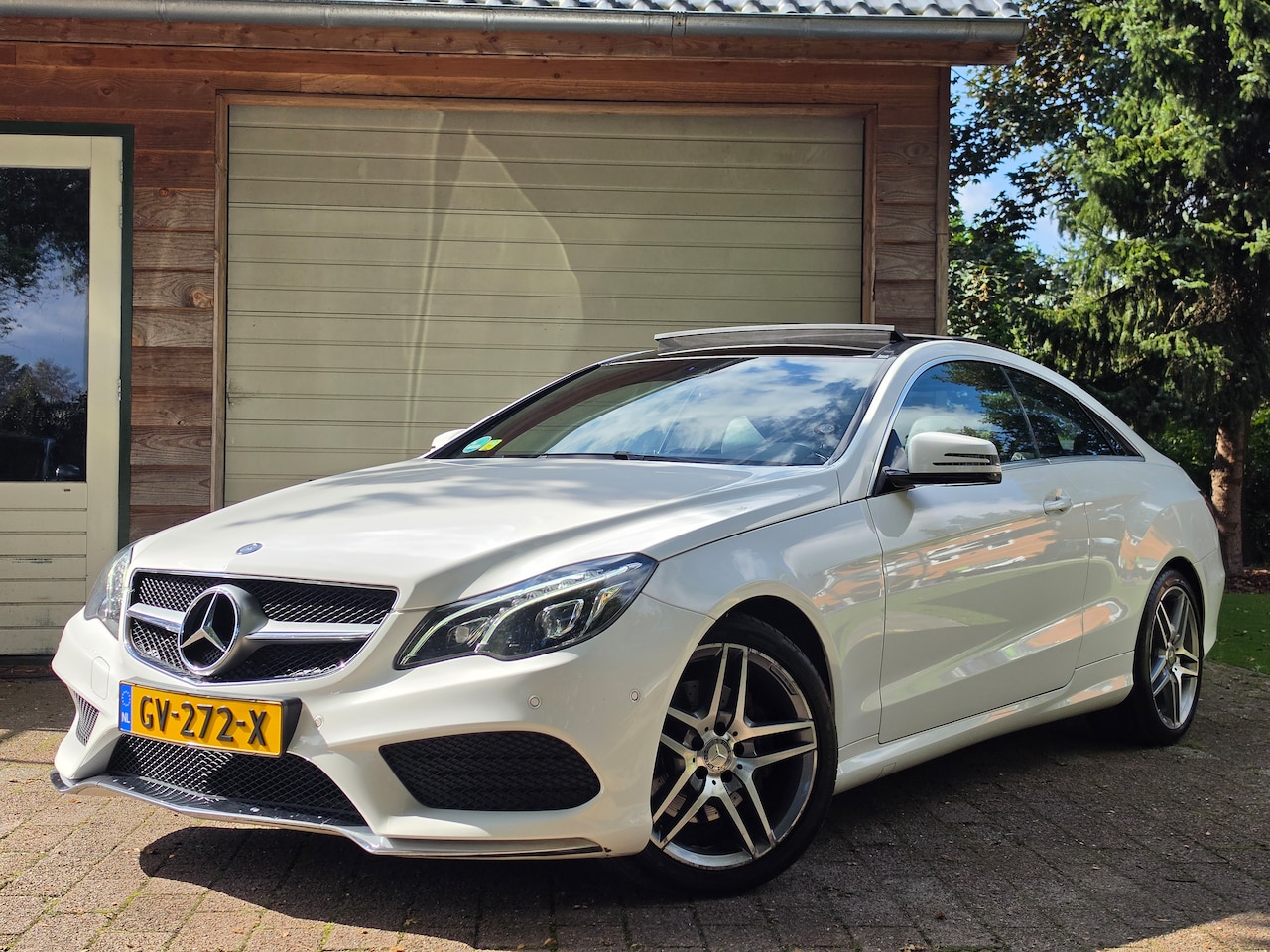 Mercedes-Benz E-klasse Coupé - 200 Ambition Coupe AUT AMG Panoramadak Matrix LED NAP - AutoWereld.nl