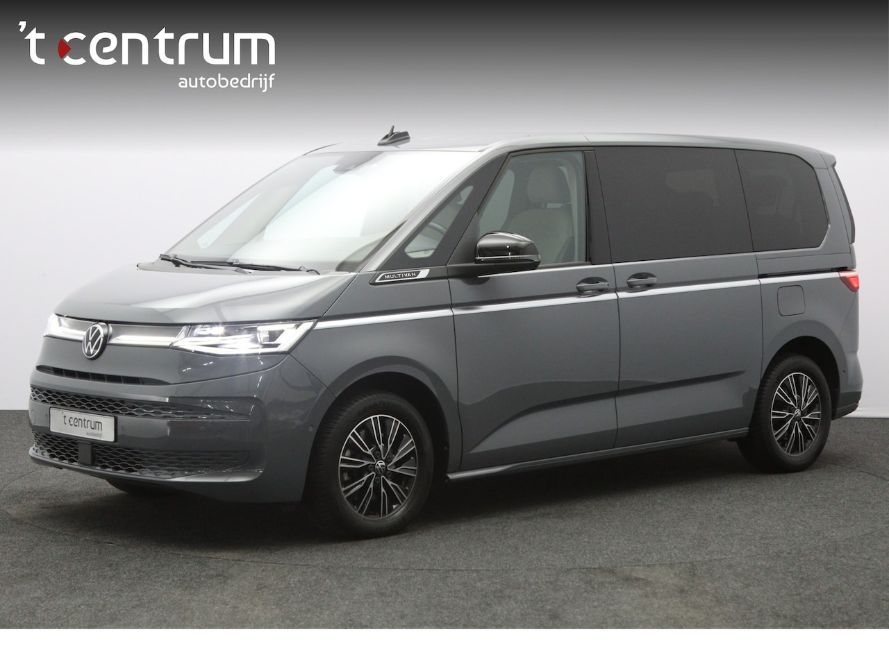 Volkswagen Multivan - 1.4 eHybrid 218 PK L1H1 Style 7P PHEV, Trekhaak, Elek. Schuifdeuren, Adap. Cruise Control, - AutoWereld.nl